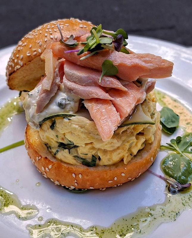 When the menu stated Scrambled Eggs (AUD 21, S$21.85), I definitely was not expecting it to be presented in this gorgeous burger form, served with some thick slices of home cured salmon.