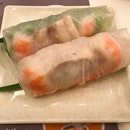 Fresh spring roll with prawn and pork 😋
鲜虾与猪肉春卷😋
.