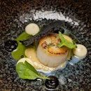 Just thinking about this Hokkaido Scallop with Garlic and Sage from the degustation experience that I had seventy-six ards ago at Restaurant JAG, the French fine dining restaurant along Duxton Road which just received a Michelin star this year (@restaurantjagsg).