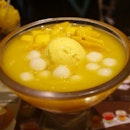 Really really awesome #mango #dessert with chewy #mochi balls :)