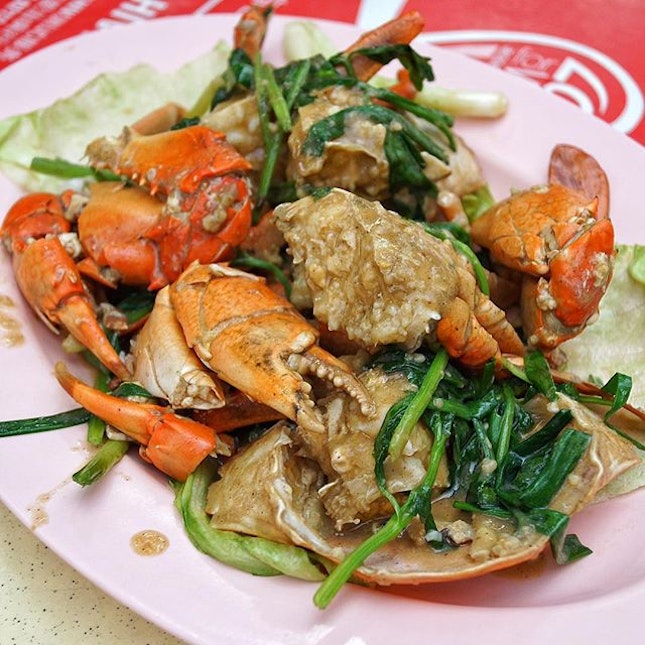 I've eaten lots of crabs before but not one that's cooked with white pepper, unlike the usual crab that's cooked with lots of black pepper which overkills the sweetness/freshness of the crab, the amount of white pepper used for this was perfect, sublime wok skills