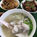 Fish Soup stall that also sells pig trotters, braised egg & tau kee/tau pok!!