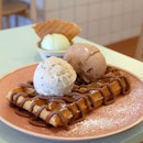 Fresh Tokyo Mochi Waffle with 38% Milk Chocolate & Cereal Nibs and Del Monte Banana & Cacao Nibs