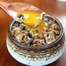 AMUSE⁣⁣⁣
Garlic Custard | Confit Egg Yolk | Jerusalem Artichoke⁣⁣⁣