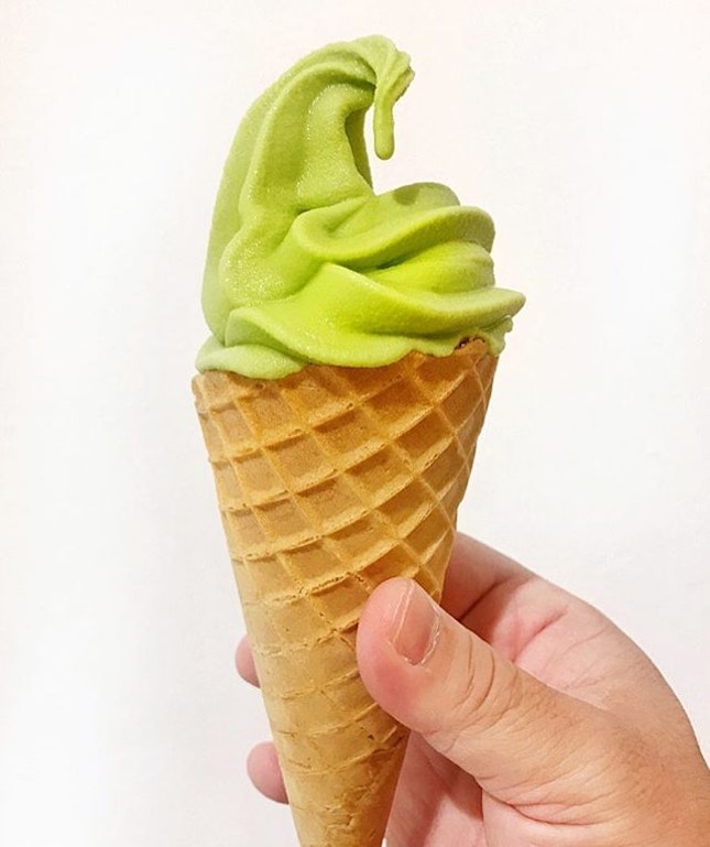 Had a matcha cone before our movie date ( Fantastic beasts ) earlier .