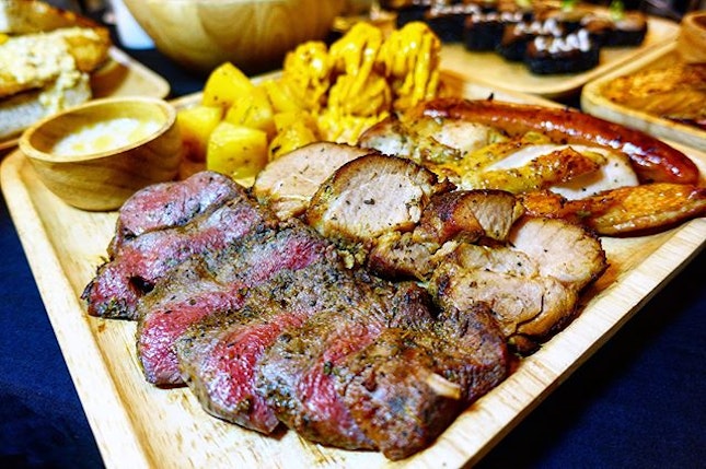 Celebrate the festive season with the meat platter @meatmarket.sg in Hougang One

Different Month, Different Wood, Different Taste
Conceptualised by Chef Derrick, the wood grillled meats are undoubtedly the signature items in this 2 months old restaurant located in the heartlands.