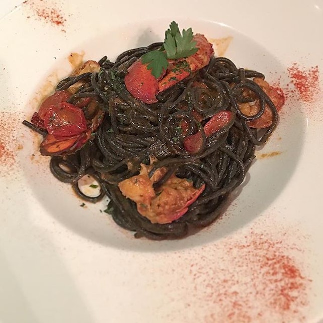 I am at The Lighthouse tonight again for the Lip-smacking Squid Ink with lobster linguine.