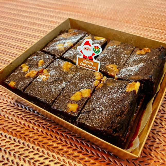 😈 Salted Caramel Brownies $15