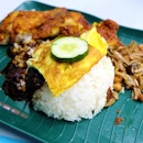 $1 affordable nasi lemak at Toa Payoh with choice of fish or Ikan bilis!