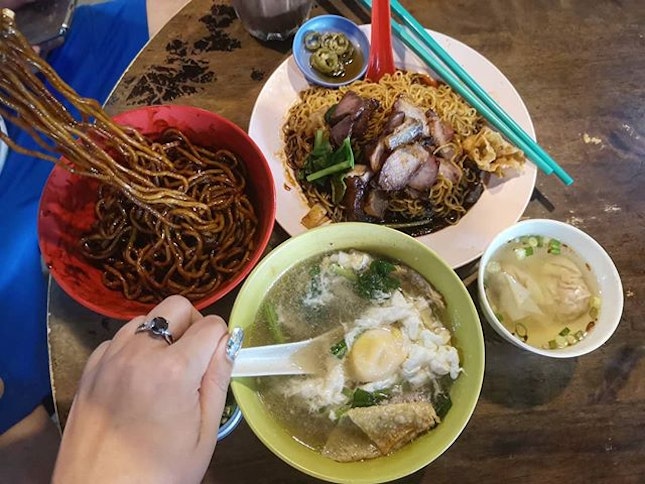 Both bowl of noodles 🍜  belong to @ianler #burpple #amayzing_damansara