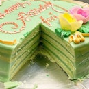 I prefer this traditional layer cake as to house and co #amayzingEatsklang #burpple #amayzing🍰