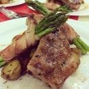 Pork chop with bacon wrapped asparagus and rosemary potatoes by #mychefli I love the potatoes much much much!