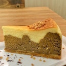 Light and creamy, this cheesecake is gives you a blast of the earl grey flavor above the usual super gao cream cheese.