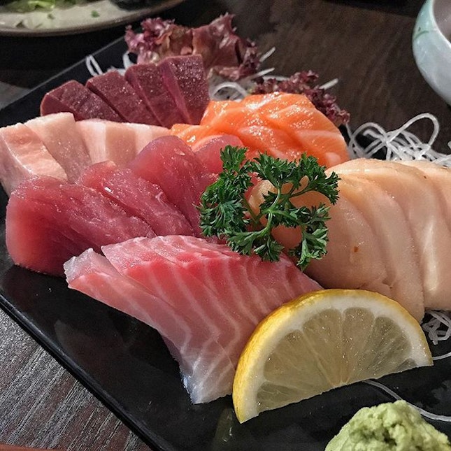 Sudden cravings for Japanese cuisine & sashimi feast!