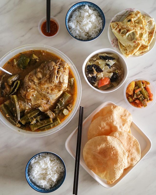 #StayHomeForSG with @YorkSingapore Fish Head Curry Family Set Meal ($50 nett, serves up to 4) because the weather calls for it!