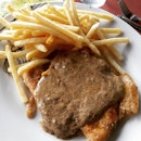 Chicken Chop (3.6/5) Its pretty good, but the peppery sauce is rather salty..