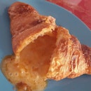 Salted Egg Croissant (4.2/5) is heavenly, with the salted egg oozing out & a crispy crust..