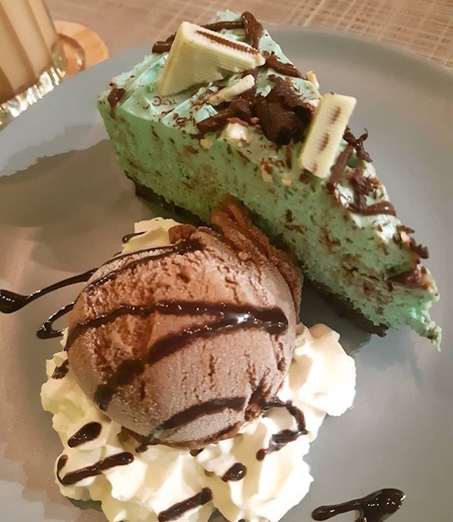 Andes Mint Chocolate Cheesecake (3.9/5) Not bad..