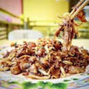 Did you know this stall is also named "Hill Street charkwayteow"?