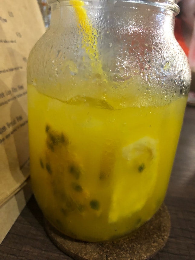 Fresh Passion Fruit Iced Frizz