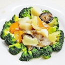 Broccoli With Scallop (SGD $16 / $22 / $30) @ Fu Shan Seafood.