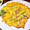 Haemul Pajeon / Seafood Pancake (SGD $15.80) @ ManNa Korean Restaurant.