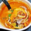 Red Tom Yum Soup With Seafood (SGD $12) @ Noodle Thai Thai Kitchen.