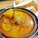 Claypot Curry Chicken 砂锅咖哩鸡 (S$4.50) with Bread (S$0.80) from Kari Kari.