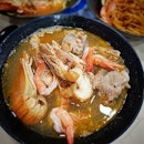 🦐 [NEW] Crayfish, Clam & Prawn Noodle (Soup/Dry)(S$15.00/S$20.00) 🦐

I could not stop going HEH HEH HEH in utter joy when this big bowl of HEH Por Lala Mee Tng was served.