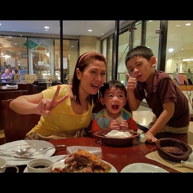 I love this shot! Wacky naming 3. Nakiki-wacky narin our 1yr & 9 mos. old bunso. 😜😄😉😘😍❤ #familybonding #inluvmyfamily #love #happines #family #eating #dinner