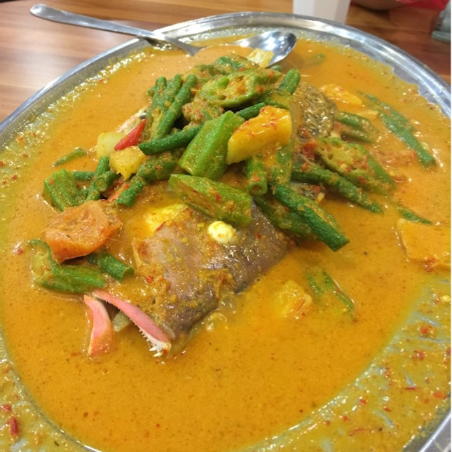 Must Must Eat Their Assam Curry Fish Head