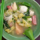 Lunch: yongtaufoo (without any noodles) i have to try harder!!