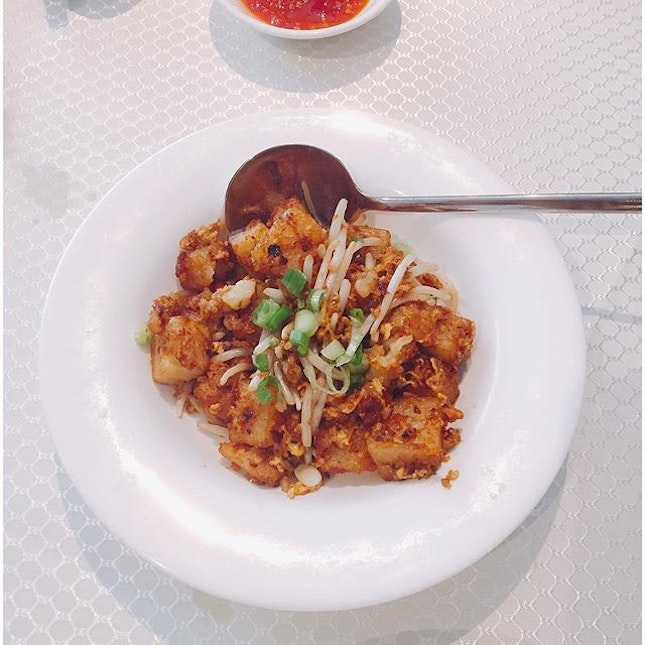 This dish of Pan-fried carrot cake in XO sauce (S$8++) has got to be my fave!