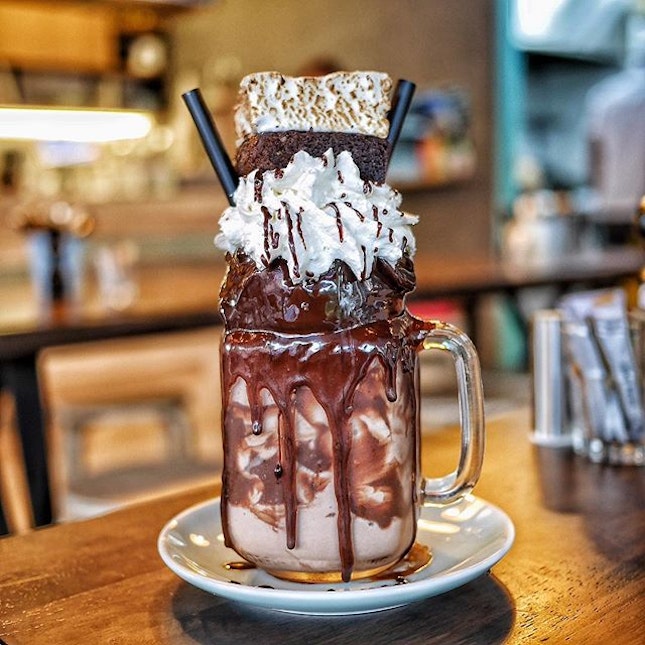 This is simply out-of-control Epic FreakShake @patissezsg This Muddy Pat which I love it so much personally.
