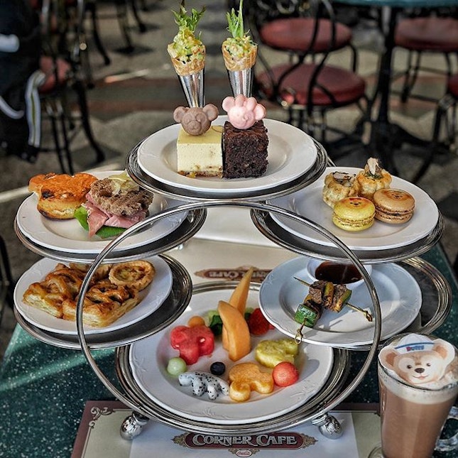 High Tea (HK318 for 2 pax) at the Corner Cafe located just right in the Hong Kong Disneyland.