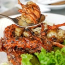 Lobster stir-fried with Black Truffle Sauce