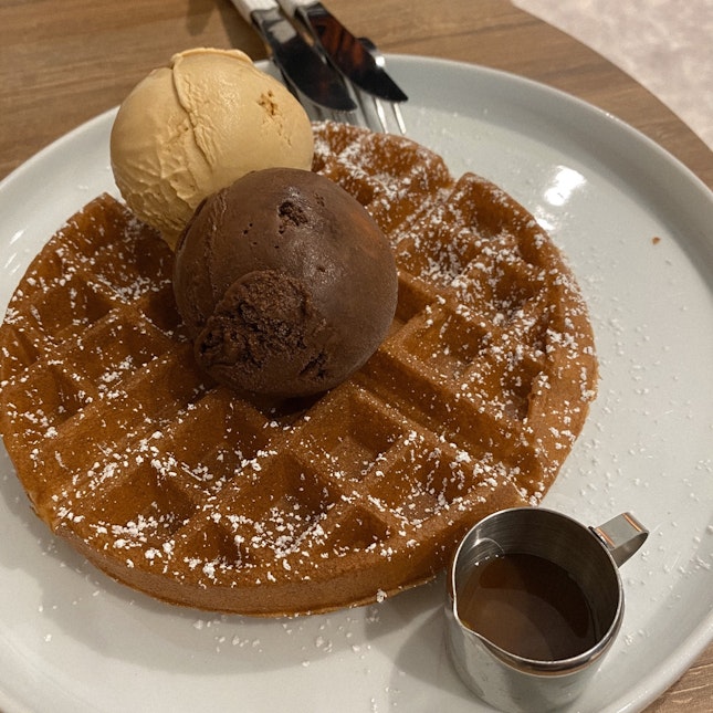 Waffle + 2 Scoops