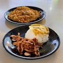 I realised I ordered variations of the same dish from Nimman Soi 9: a fried garlic and pork rice, and a minced pork omelette.