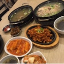Korean Dinner (bibimbap, Topoki, Ginseng Chicken Soup, Marinated Spicy Chicken)