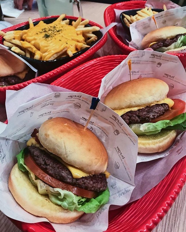 Madly in love with these cheeseburgers and I guess I’m not the only one.