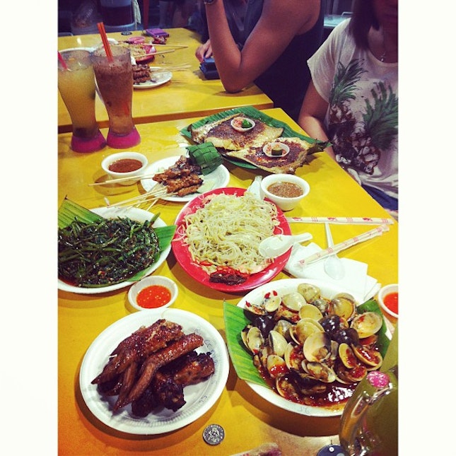 We finished all this AND white carrot cake AND another plate of hokkien mee.
