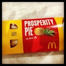 Now munching😋: Prosperity Pie..#dessert#foodporn#instadaily#pie#yum#macdonalds#instafood#instagood