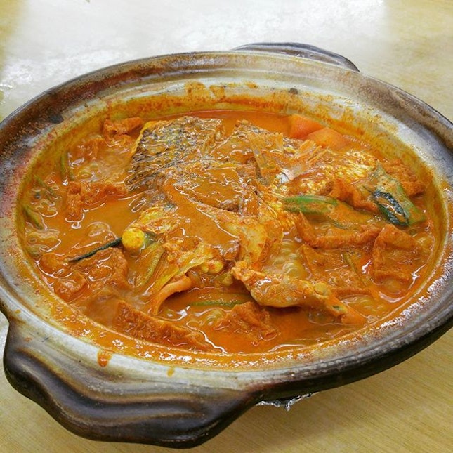 Delicious curry fish head!