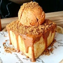 Shibuya Toast with Thai Tea Ice Cream ($11.50)

Crispy and buttery thick toast topped with ice cream and graham cracker crumbs, the combination of hot and cold ❤
A perfect ending to a meal 😋