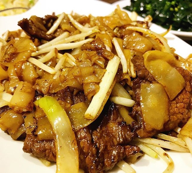 Stir Fried Beef Hor Fun From @crystaljadesg 
One of those dishes you NEED to order when you’re at Crystal Jade Kitchen.