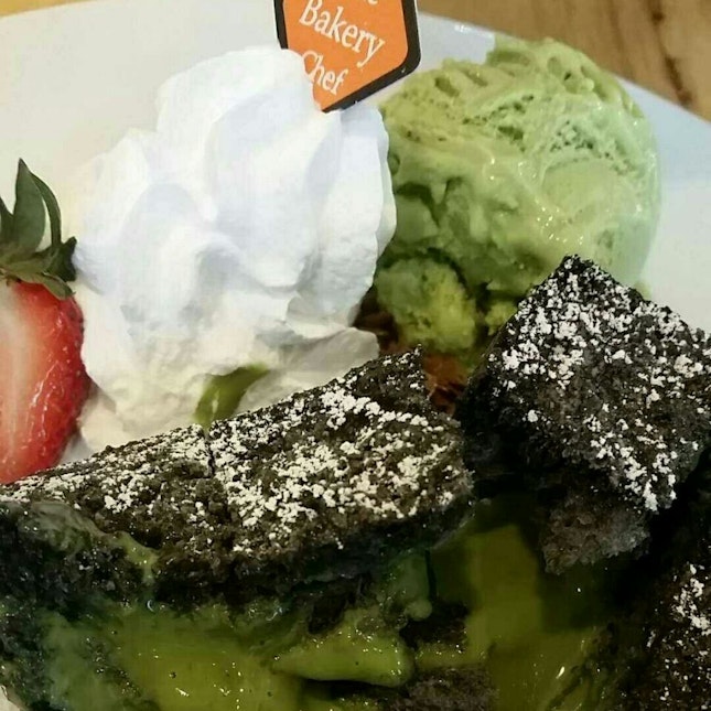 Charcoal Toast with salted egg matcha lava