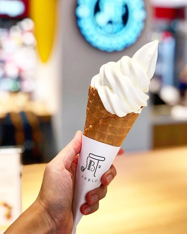 🍦Cheese Soft Serve <$3.90>  So I finally hauled butt over...