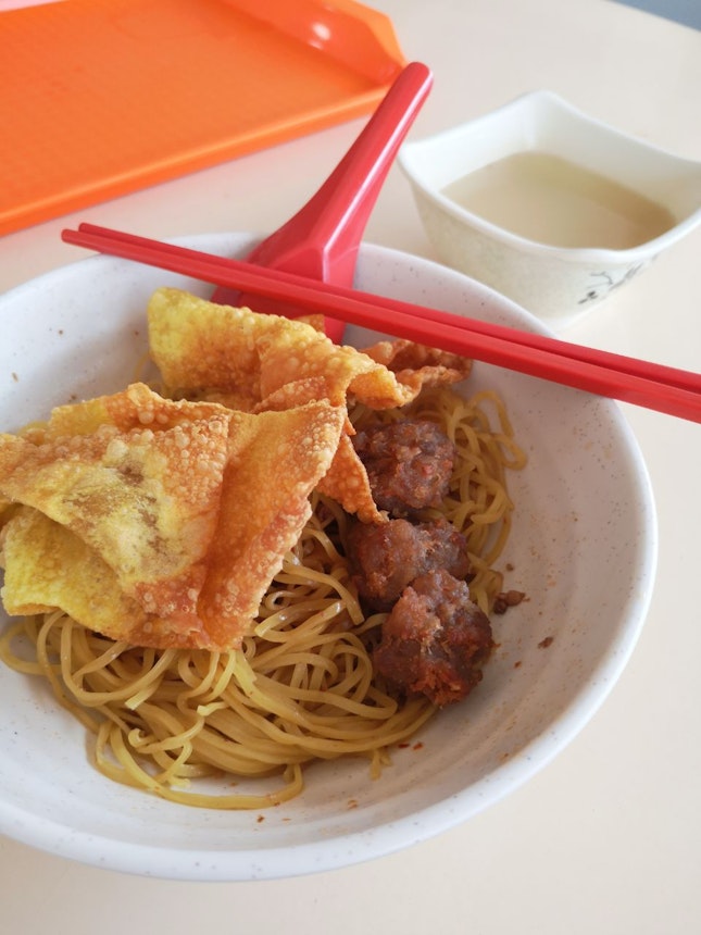 Wanton And Meatball Noodles 