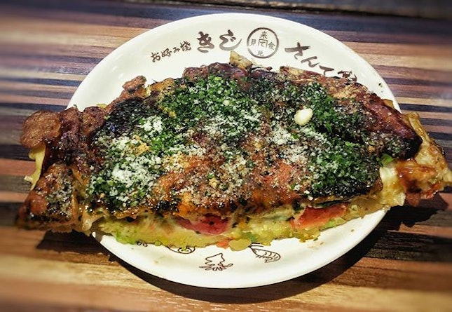 Pork Belly, Tomato & Cheese Okonomiyaki #WithTheHoons #AlinaEatsTokyo #alinaeats #onthetable #burpple #vsco #vscocam #vscofood #whati8today #foodies #foodgasm #foodphotography #foodporn #foodstagram #foodies #먹스타그램 #tokyo