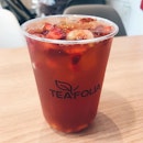 strawberry and peach duo — never a fan of fruit teas but this was actually really good!!